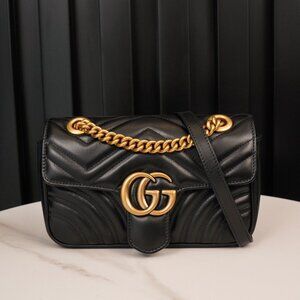 GUCCI Black Leather GG Marmont Shoulder Bag